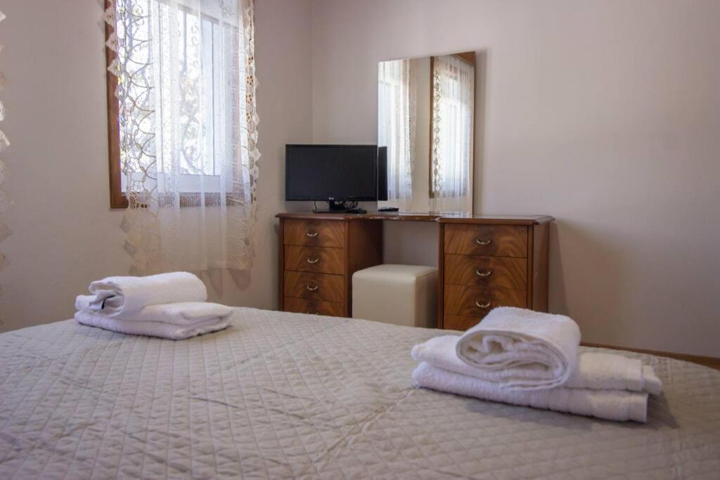 Emblematic House 3 Apartman Gjirokastra Kültér fotó