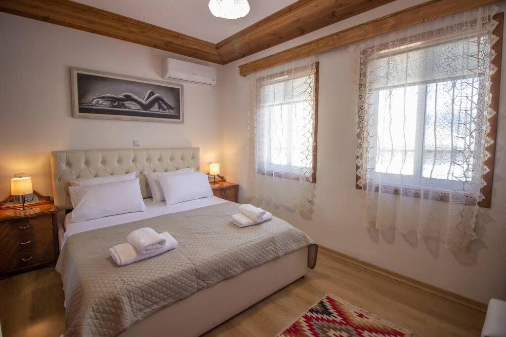 Emblematic House 3 Apartman Gjirokastra Kültér fotó