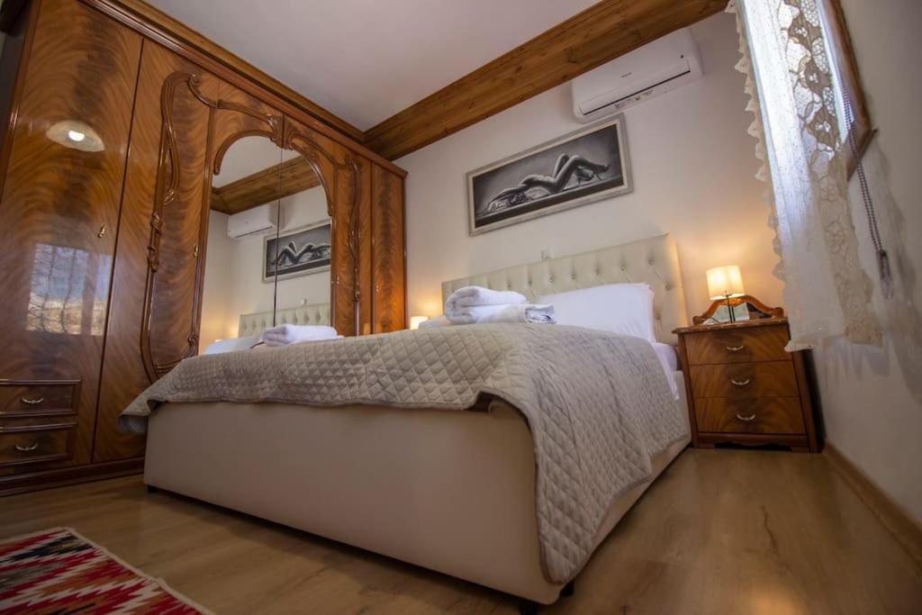 Emblematic House 3 Apartman Gjirokastra Kültér fotó