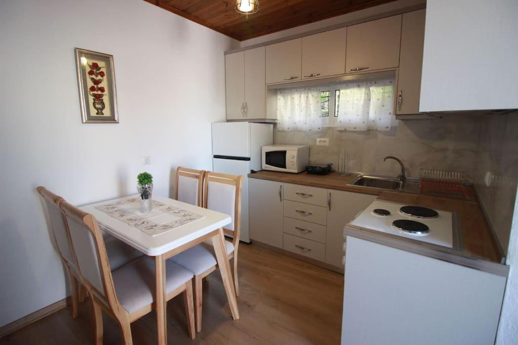 Emblematic House 3 Apartman Gjirokastra Kültér fotó