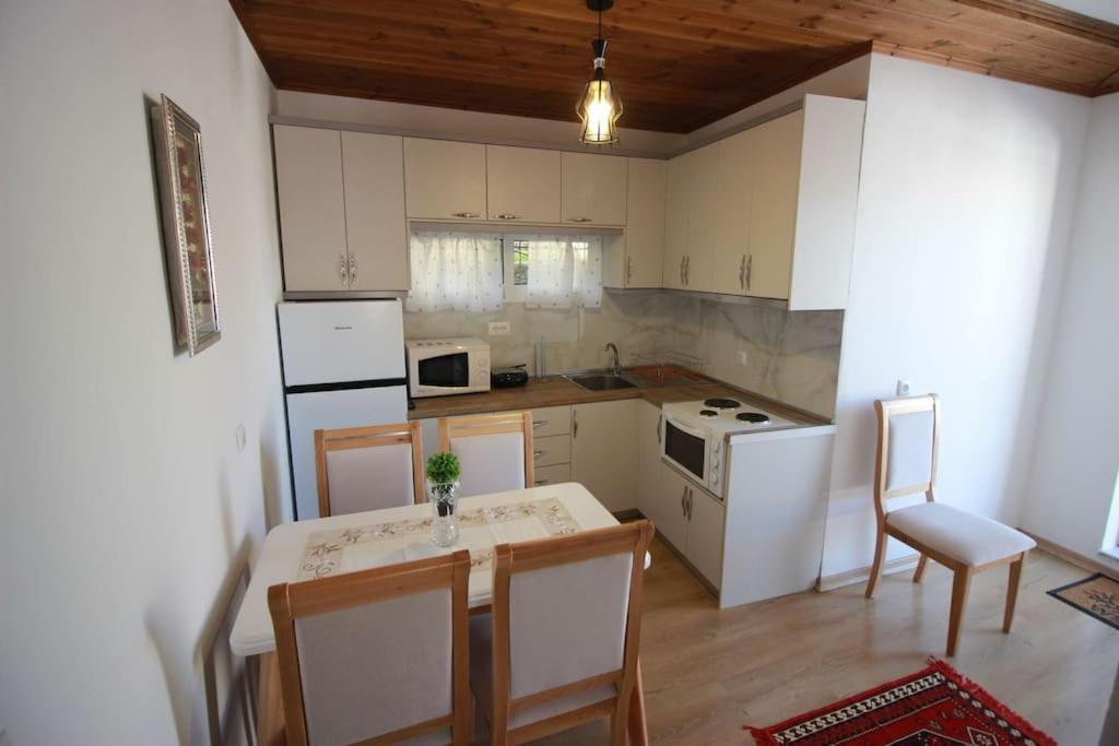 Emblematic House 3 Apartman Gjirokastra Kültér fotó